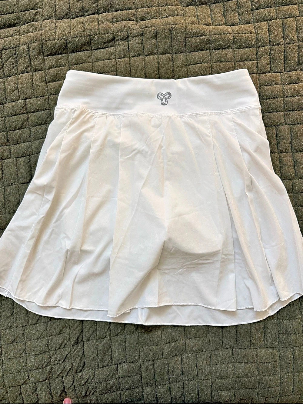 Aritzia TNA skort